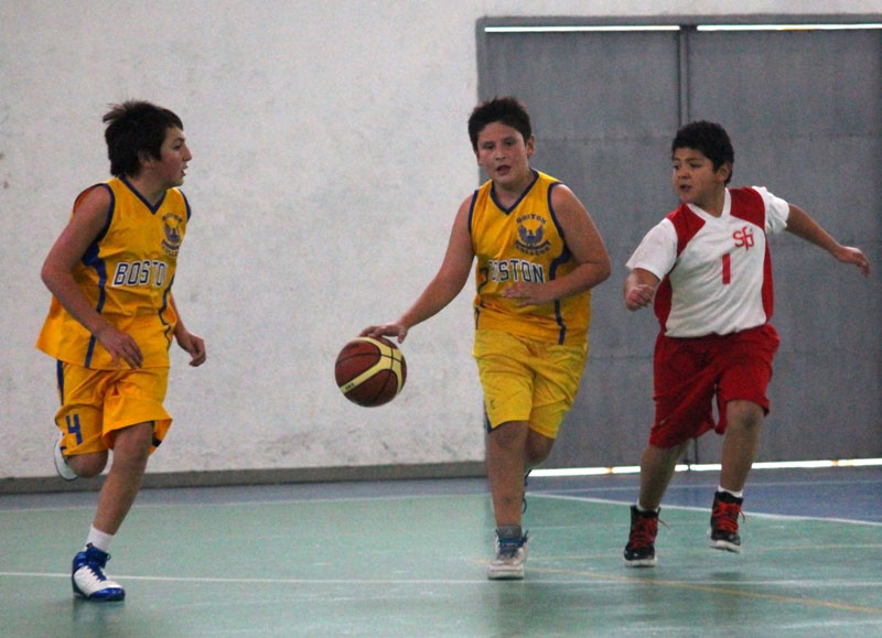 Boston College gritó campeón en el básquetbol escolar